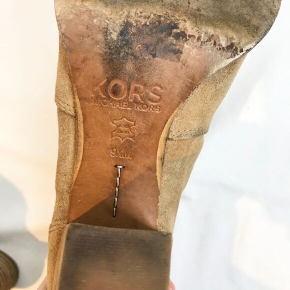tan Suede Ankle Booties 💚🌻 - Picture 9 of 11